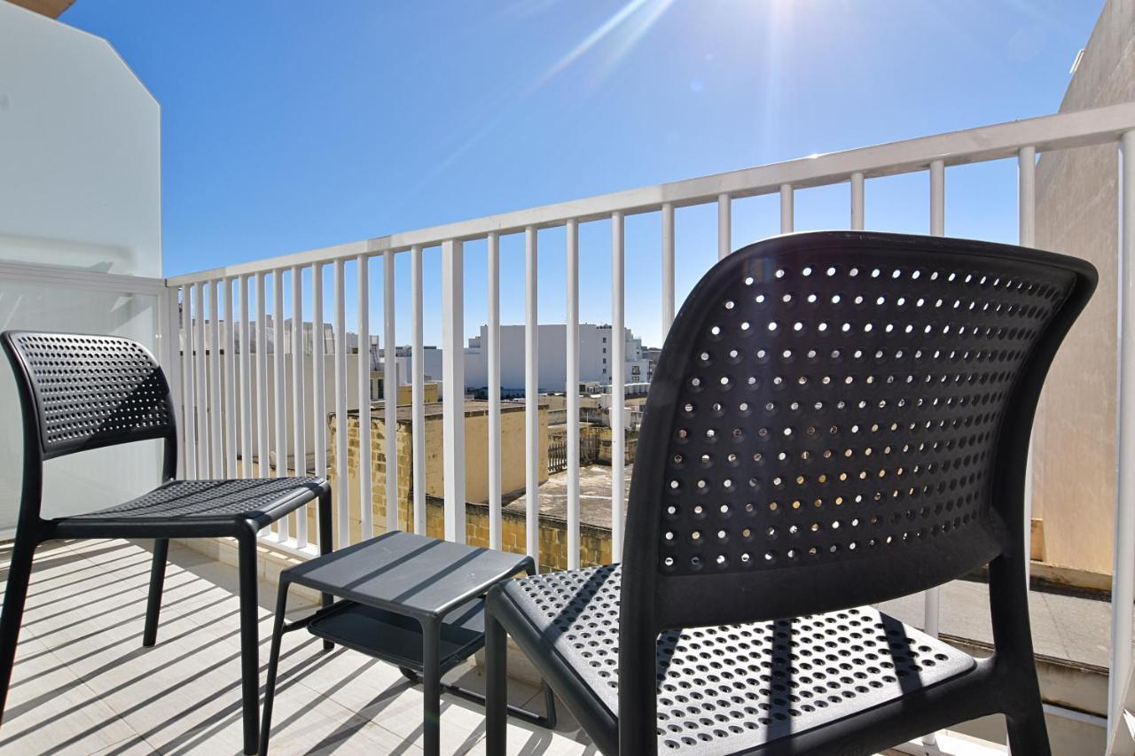 101 Moroni By Cast Renting Gzira